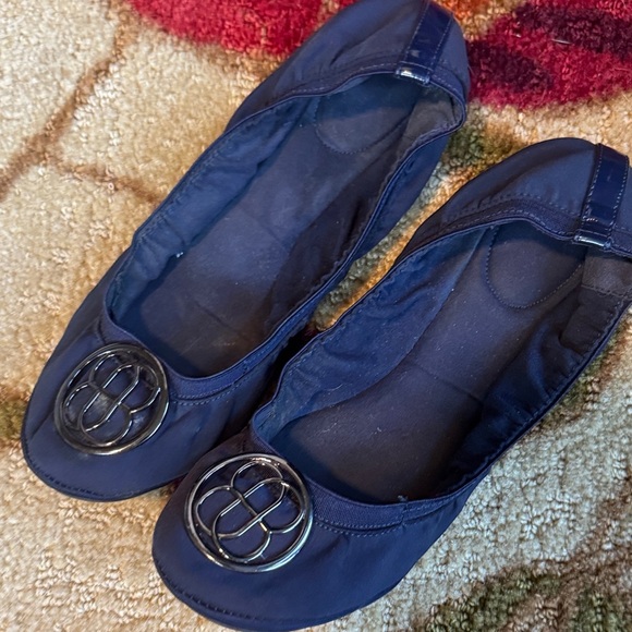 Bandolino Navy Flats with Metal Detail - Picture 3 of 8